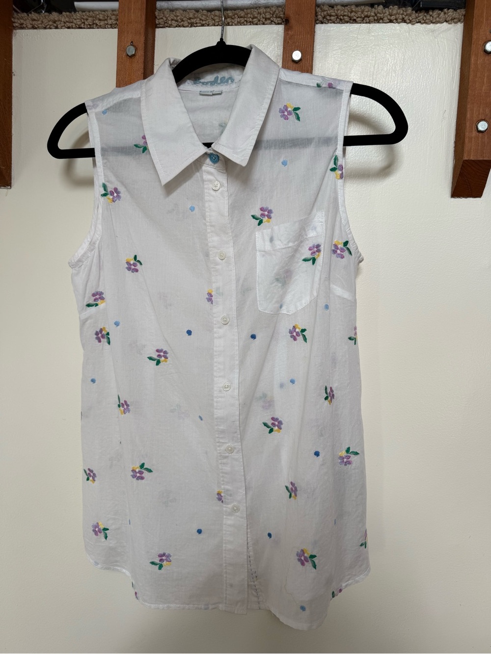 White Sleeveless Boden Button-Up Shirt with Purple Floral Embroidery size 8